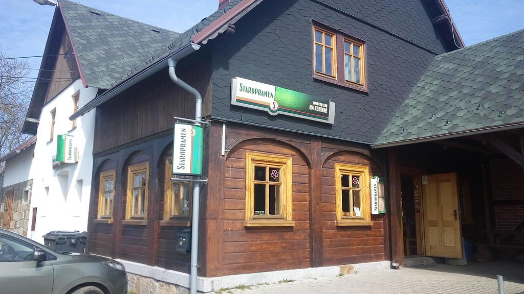 Отель Country Club Konirna Sluknov Экстерьер фото